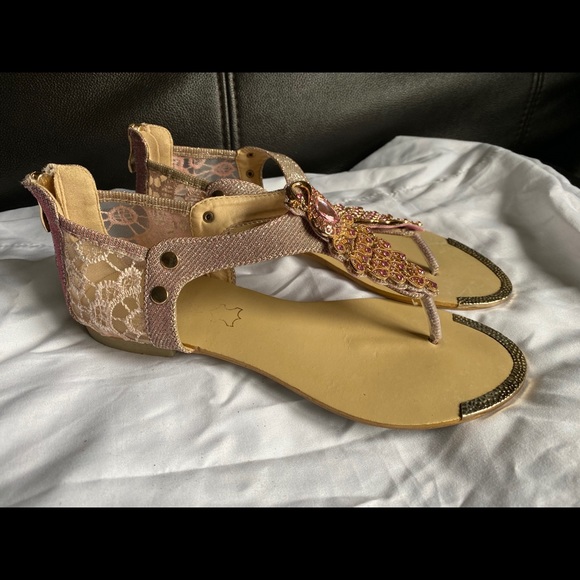 Sandals. - Picture 2 of 2